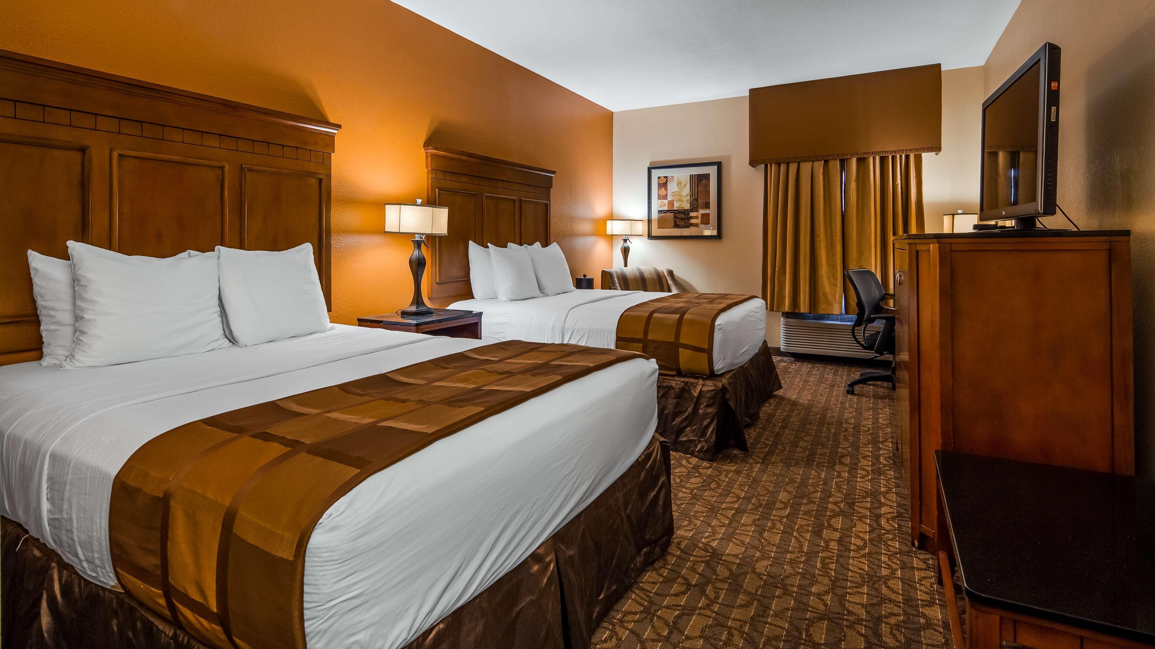 Best Western Plus Midwest Inn & Suites Salina Exterior foto