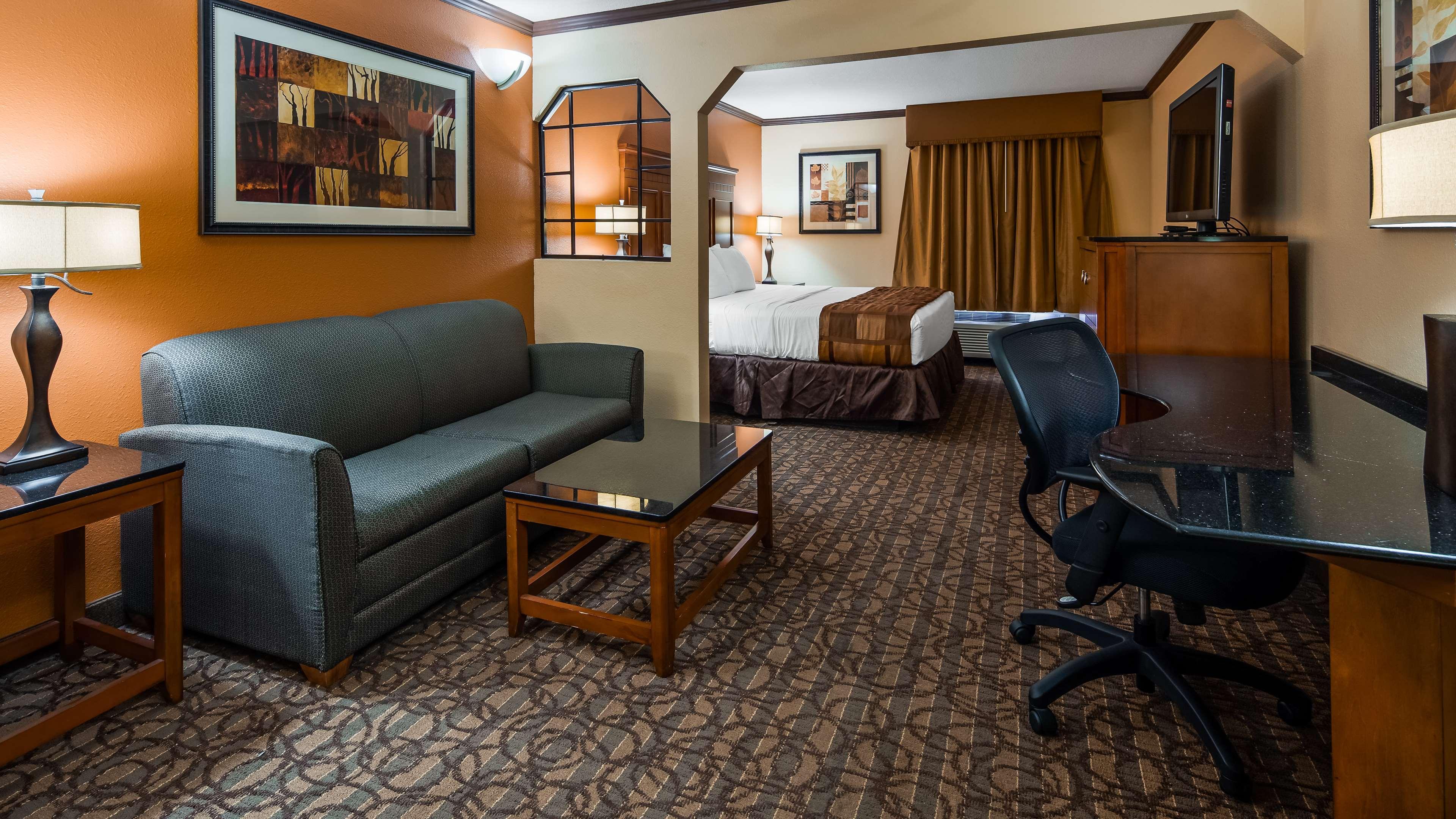 Best Western Plus Midwest Inn & Suites Salina Exterior foto