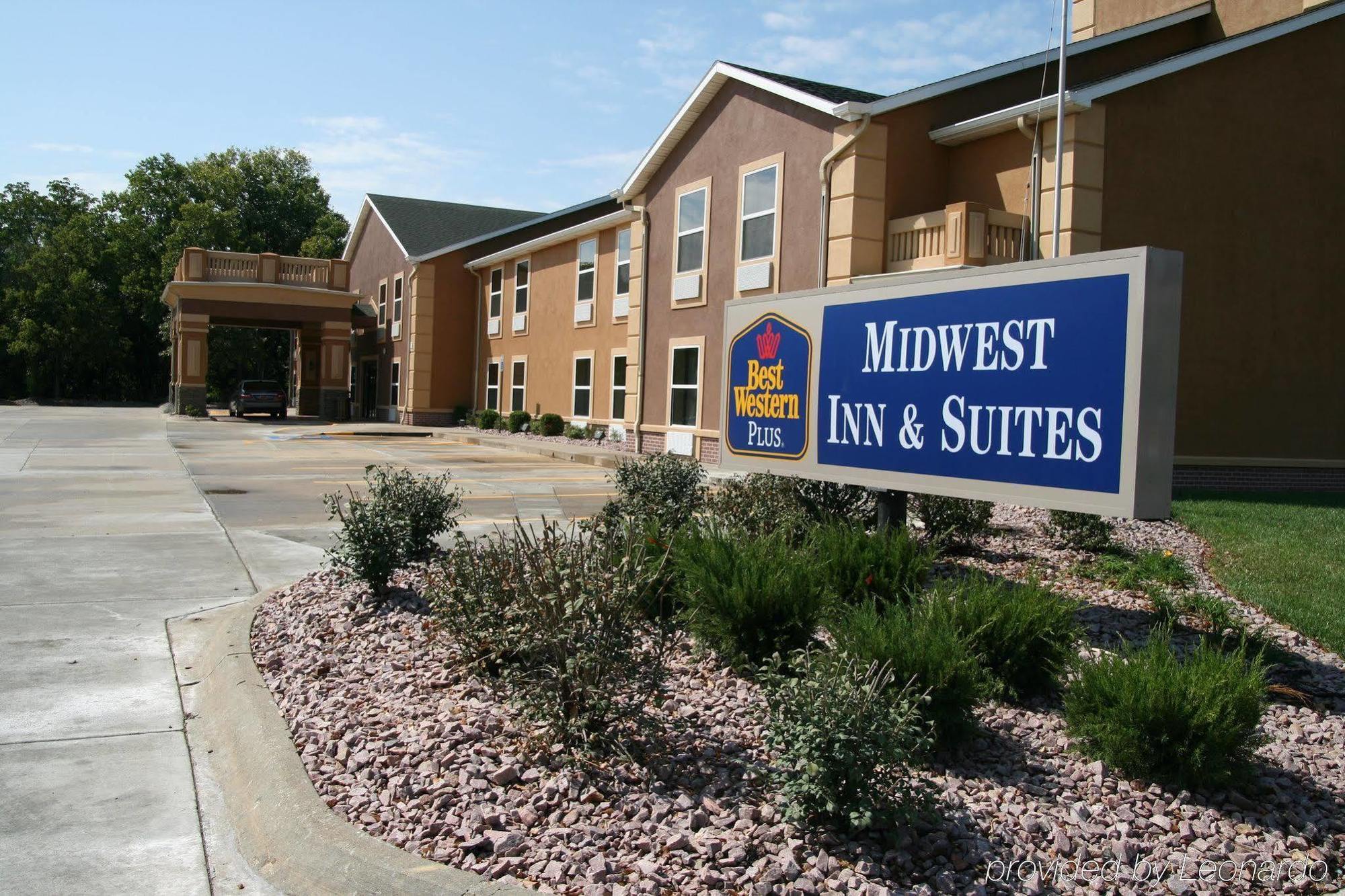 Best Western Plus Midwest Inn & Suites Salina Exterior foto