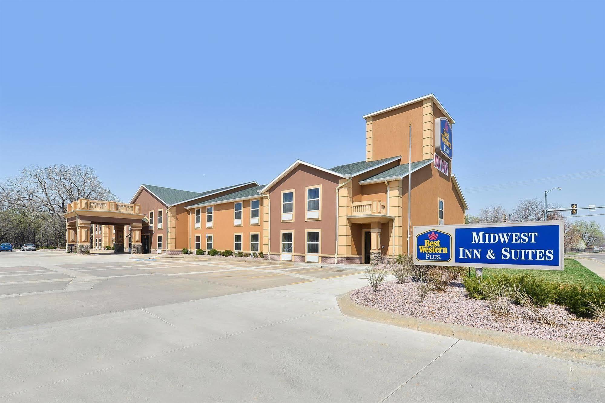 Best Western Plus Midwest Inn & Suites Salina Exterior foto