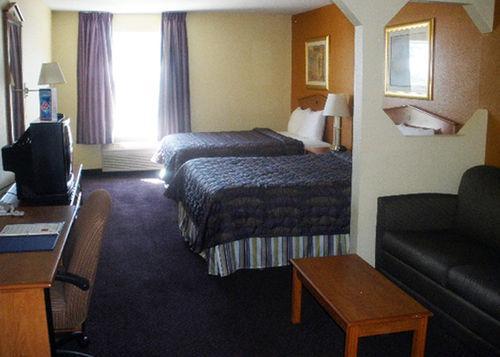 Best Western Plus Midwest Inn & Suites Salina Cameră foto